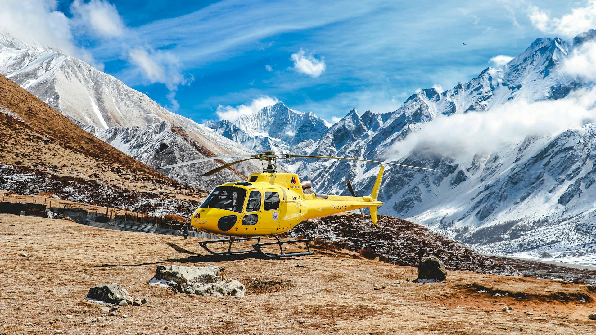 Helicopter tours in Nepal